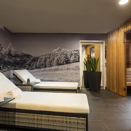Radisson Blu & Conference Centre, 4*