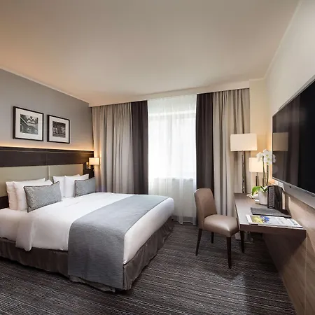 Otel Radisson Blu & Conference Centre, 4*