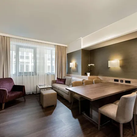 Wyndham Grand Conference Centre מלון