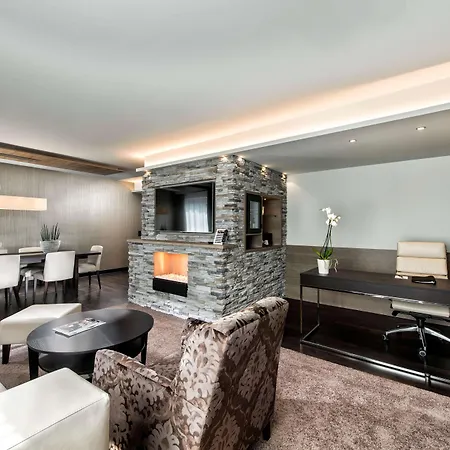 Wyndham Grand Conference Centre Hotel