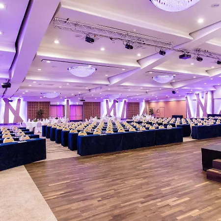 Wyndham Grand Conference Centre 4* Salzburgo
