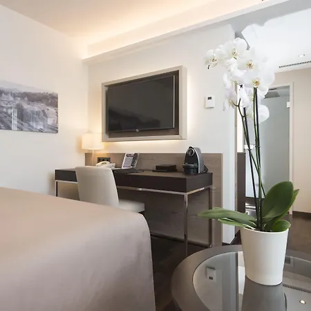 Radisson Blu & Conference Centre, Szálloda 4*