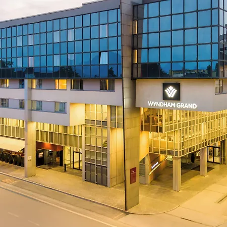 Wyndham Grand Conference Centre מלון