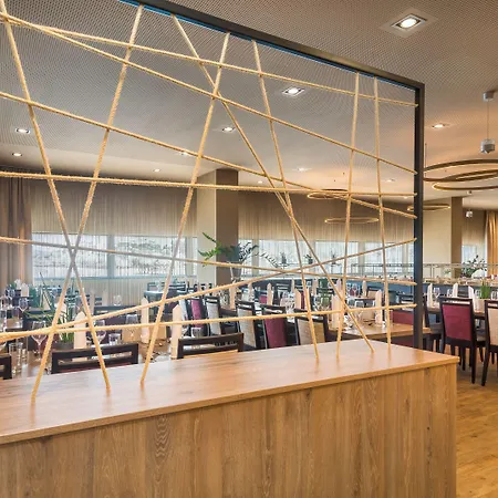 Radisson Blu & Conference Centre, Hotel 4*