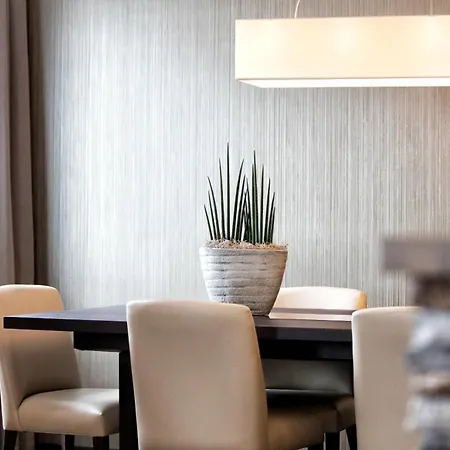 Radisson Blu & Conference Centre, Otel