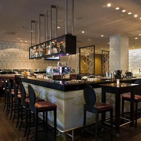 Radisson Blu & Conference Centre, 4*