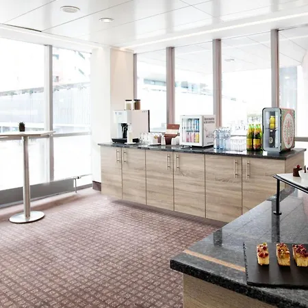 Radisson Blu & Conference Centre, 4*