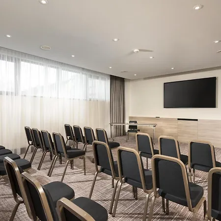 Radisson Blu & Conference Centre, Ξενοδοχείο