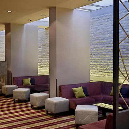 Radisson Blu & Conference Centre, Ξενοδοχείο
