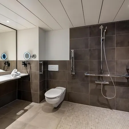 Radisson Blu & Conference Centre, 4*