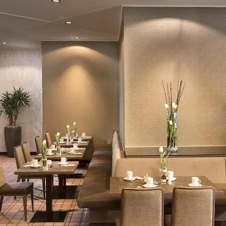 Ξενοδοχείο Radisson Blu & Conference Centre, 4*