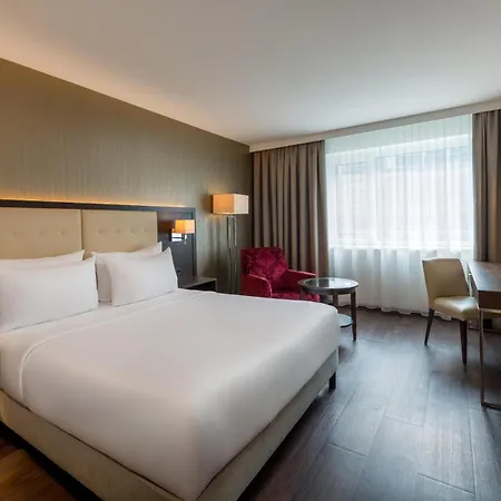 Radisson Blu & Conference Centre, 4*
