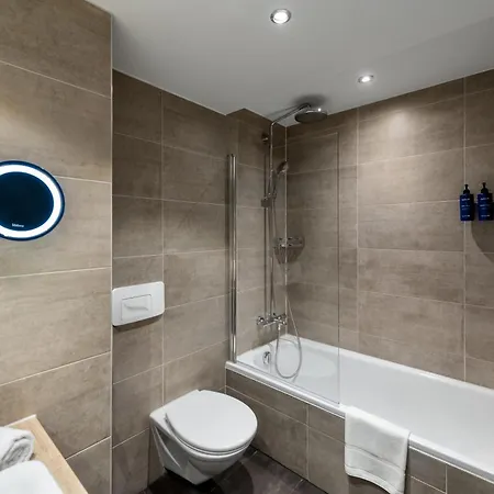 Ξενοδοχείο Radisson Blu & Conference Centre, 4*