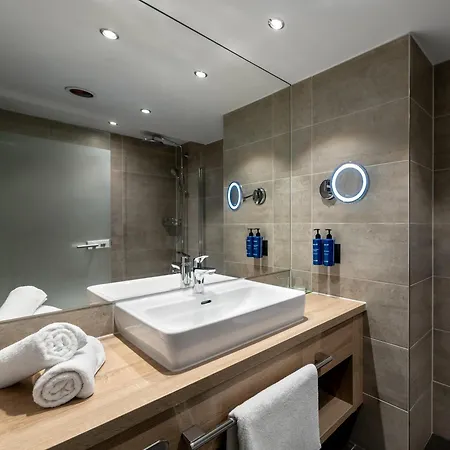 Hotel Radisson Blu & Conference Centre, 4*