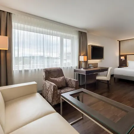 Radisson Blu & Conference Centre, Ξενοδοχείο