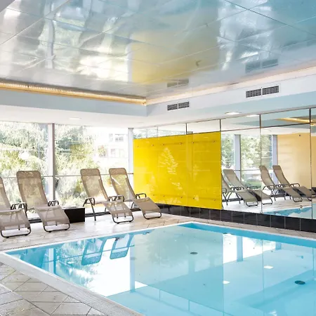Radisson Blu & Conference Centre, 4*